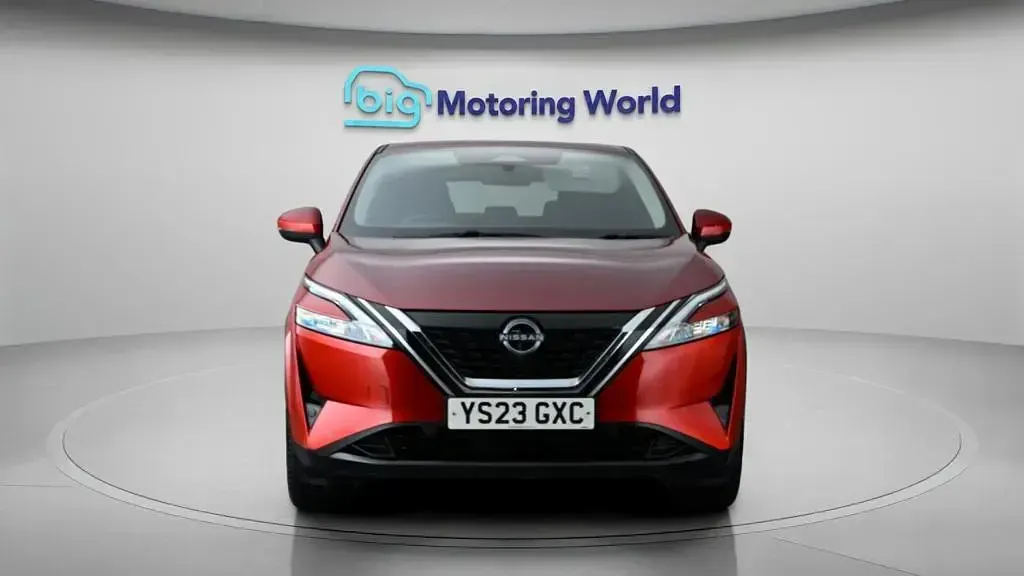 Used Nissan Qashqai Acenta Premium 190 HP (139 kW) 2023 Red SUV