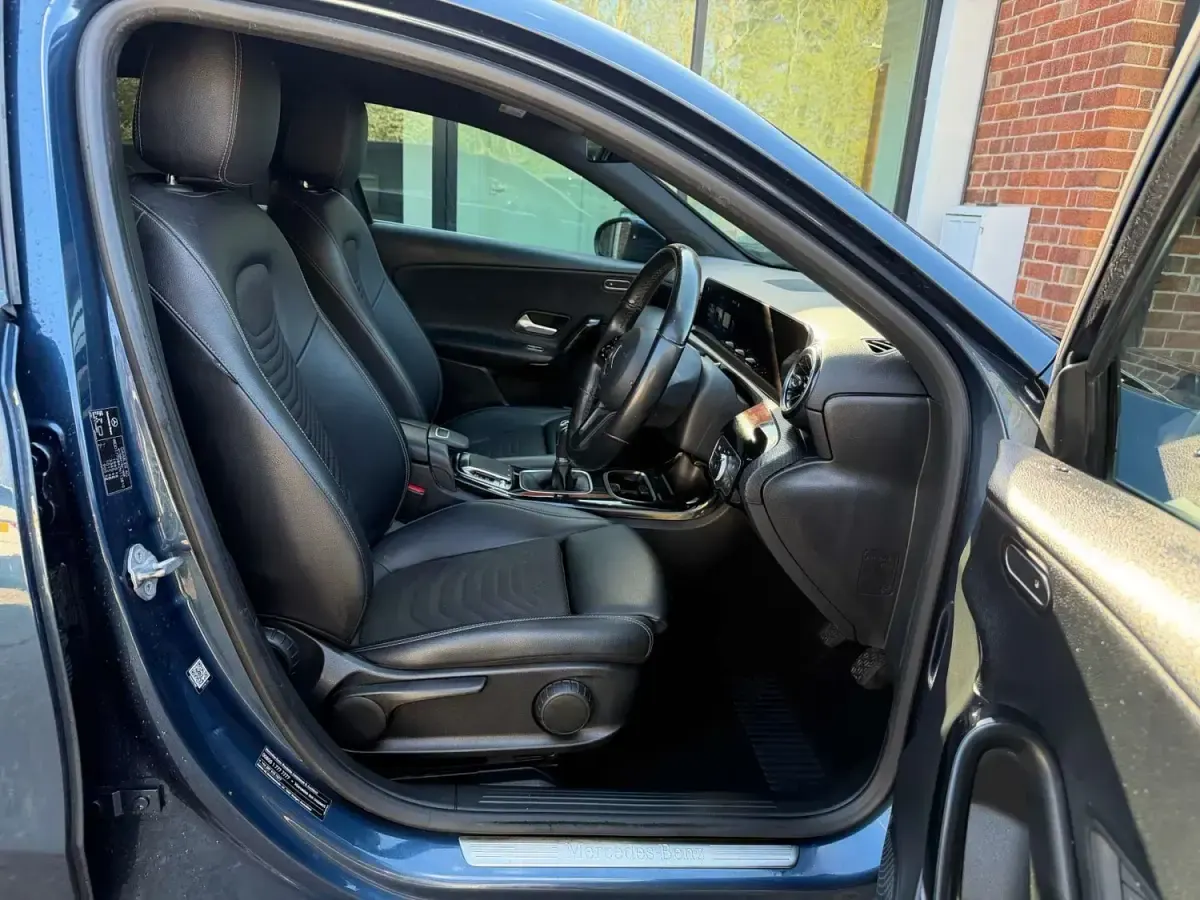 Usado Mercedes A180 Executive 2019 Azul Citadino