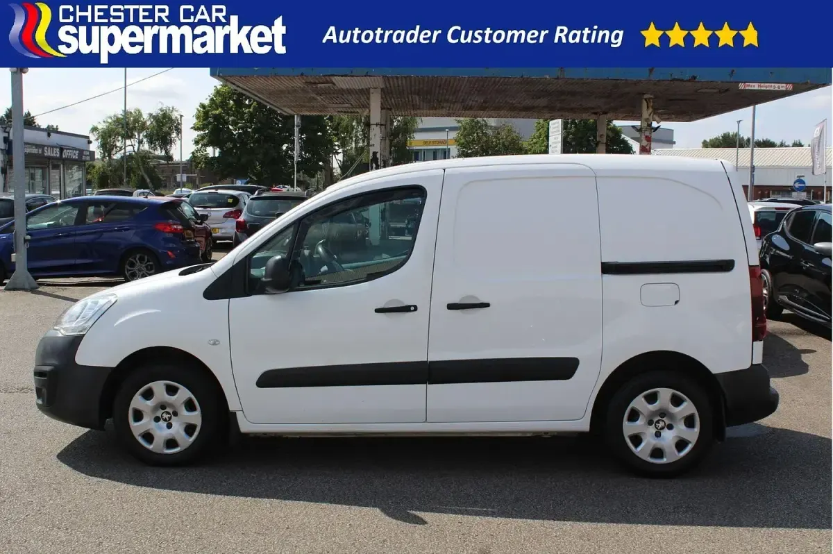 Used Peugeot Partner 100 HP (73 kW) 2016 White