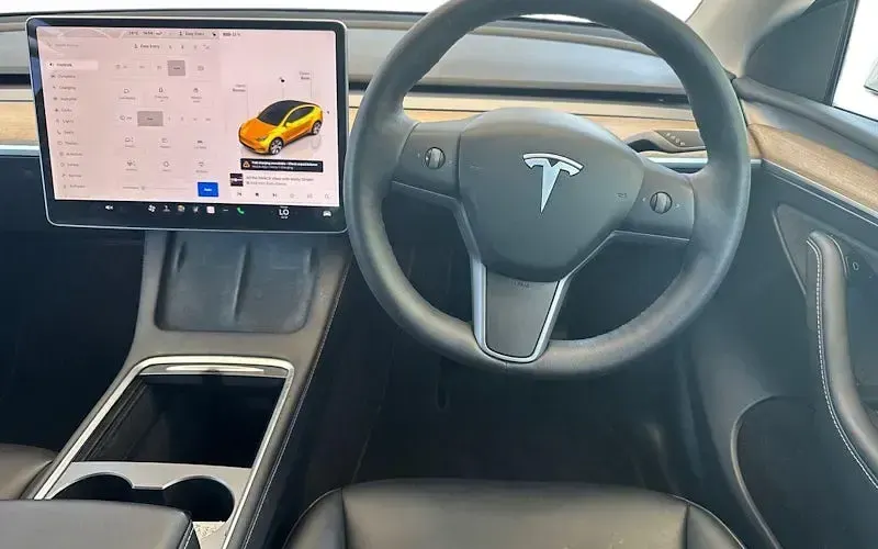 Used Tesla Model Y Long Range AWD 286 kW (389 HP) 2022 White SUV