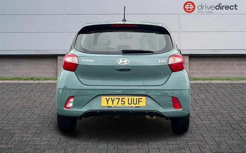 Used Hyundai i10 Advanced 63 HP (46 kW) 2025 Green Hatchback