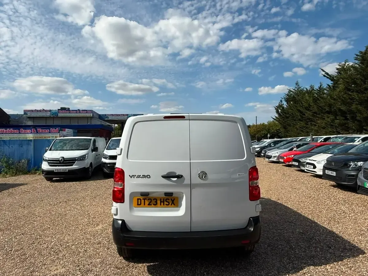 Used Vauxhall Vivaro S 100 HP (73 kW) 2023 White MPV