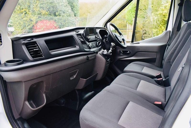 Used Ford Transit 130 HP (95 kW) 2022 White Cabriolet