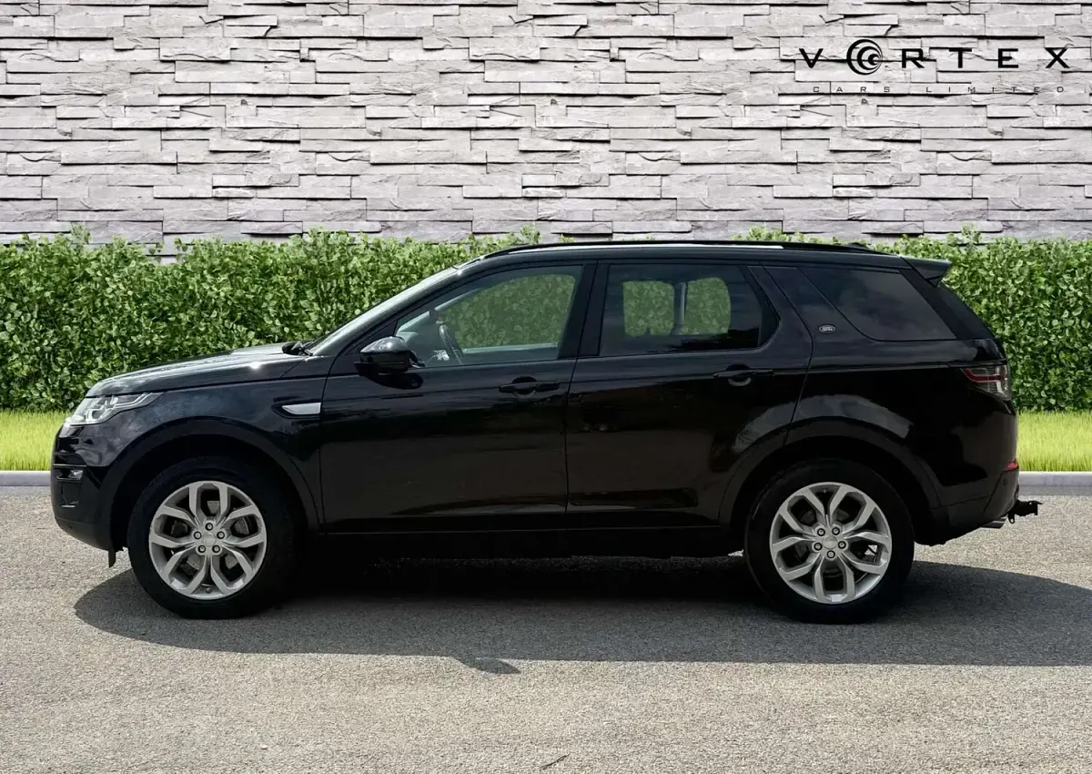 Used Land Rover Discovery Sport HSE 180 HP (132 kW) 2015 Black SUV