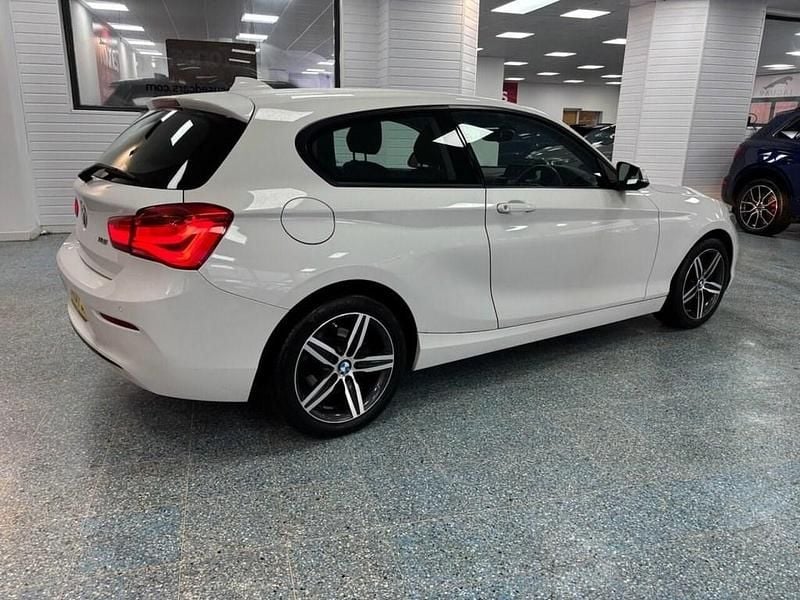 Used BMW 118 Sport Line 136 HP (100 kW) 2019 White Hatchback