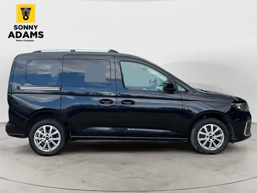 Used Ford Tourneo Connect Titanium 122 HP (89 kW) 2022 Black MPV
