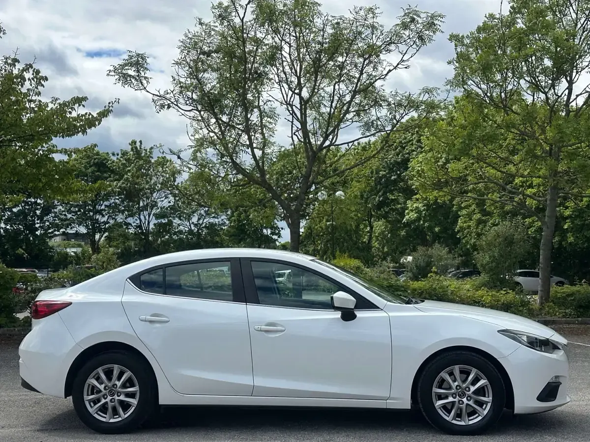 Used Mazda 3 150 HP (110 kW) 2015 White Sedan