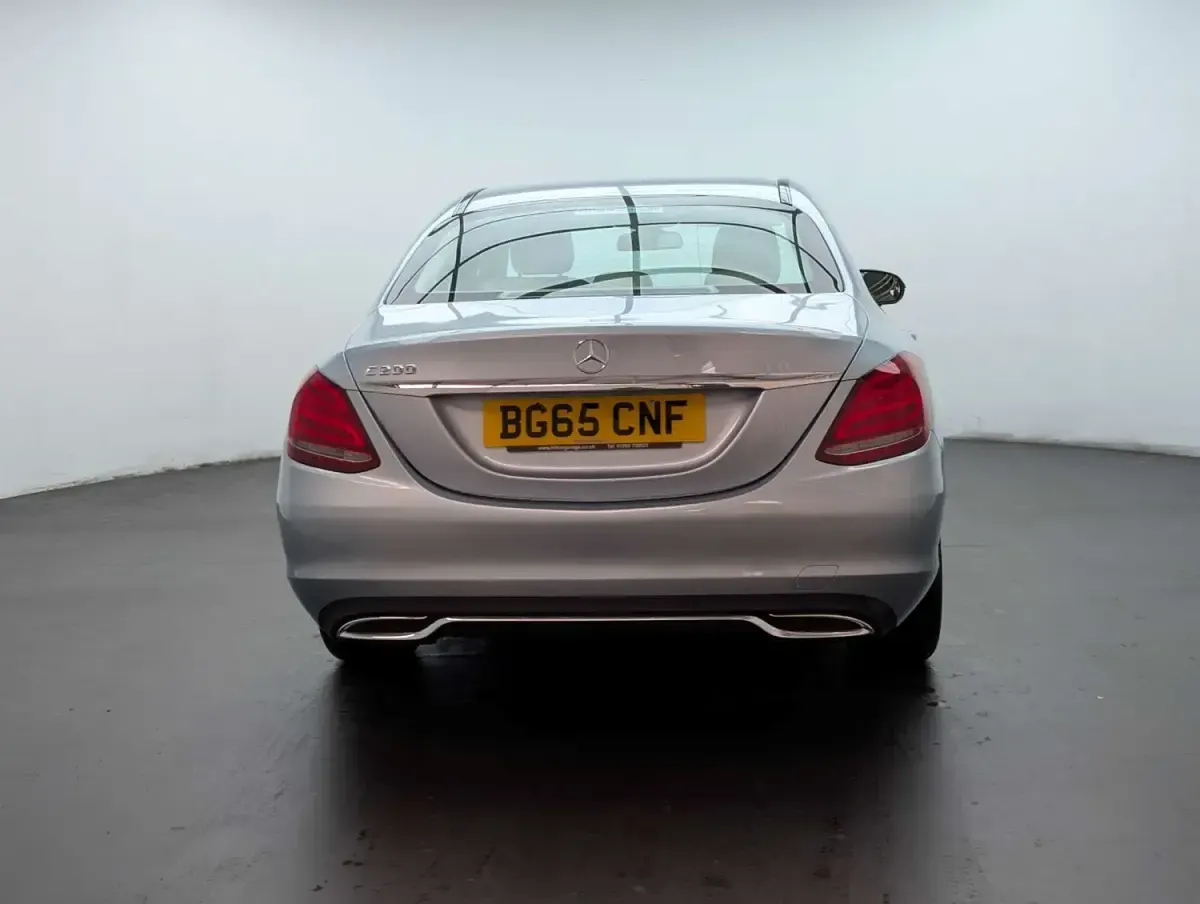 Used Mercedes C200 184 HP (135 kW) 2015 Silver Sedan