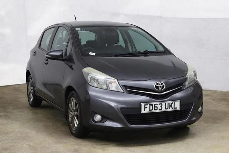 Used Toyota Yaris Multidrive S 2014 Grey Hatchback