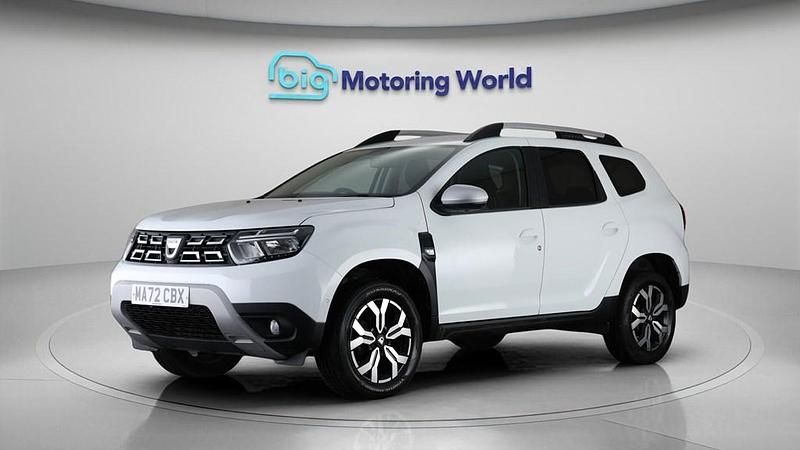Used Dacia Duster Prestige 90 HP (66 kW) 2022 White SUV