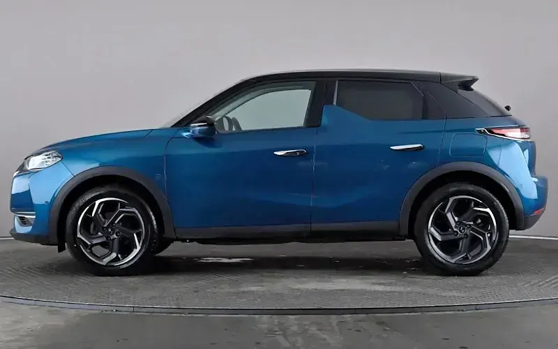 Used DS Automobiles DS3 Rivoli 131 HP (96 kW) 2022 Blue Hatchback