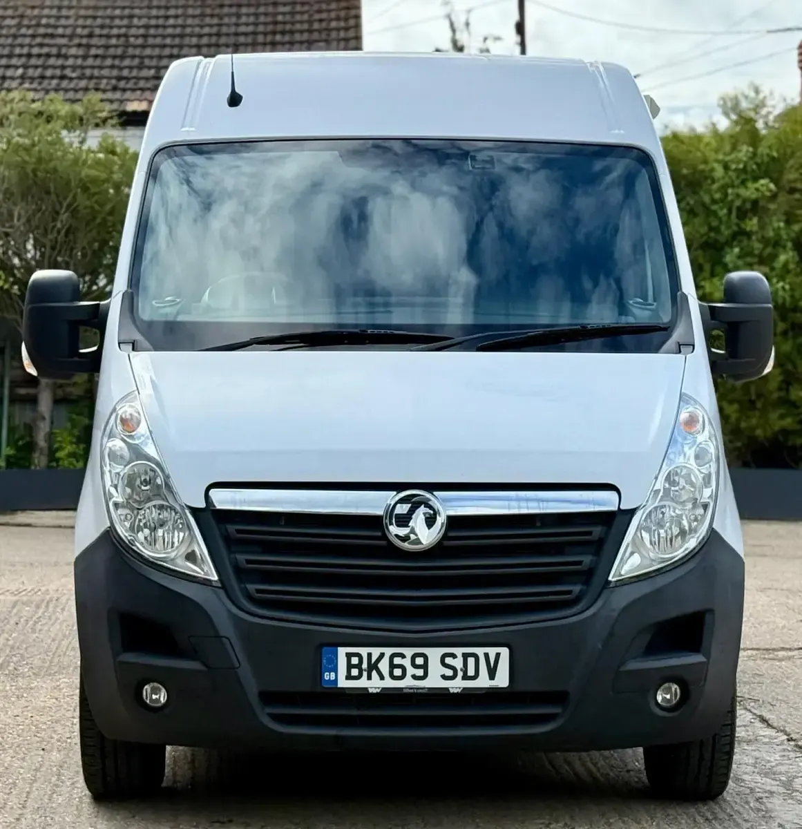 Used Vauxhall Movano 130 HP (95 kW) 2019 White MPV
