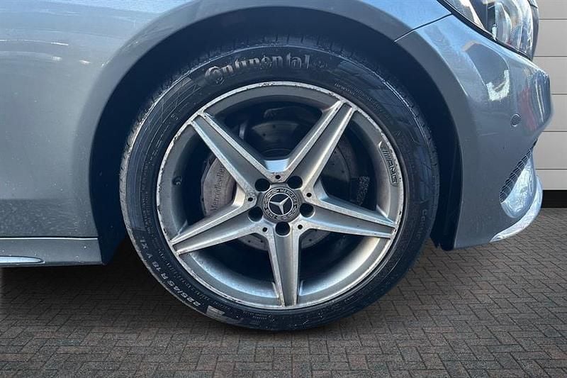 Used Mercedes C220 AMG line 170 HP (125 kW) 2018 Selenite grey Estate