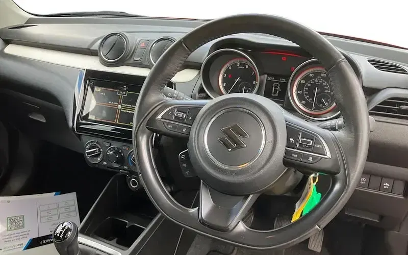 Usado Suzuki Swift SZ-L 83 HP (61 kW) 2023 Vermelho Citadino