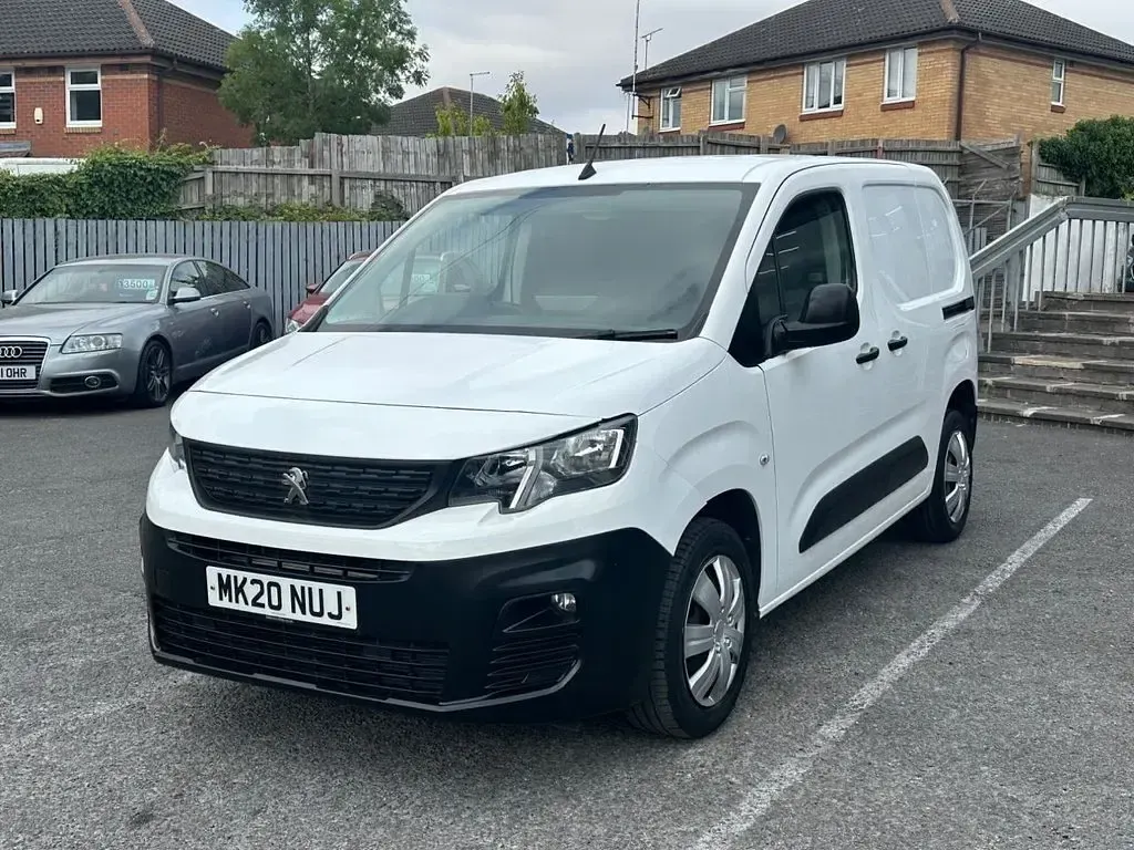 Used Peugeot Partner 131 HP (96 kW) 2020 White MPV