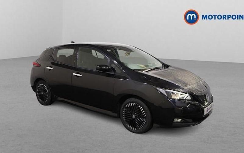 Used 2025 Nissan Leaf N-Connecta Hatchback | £9,999 (Good price) - Image 1/4