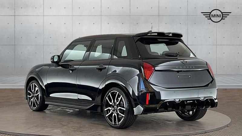 Used Mini Cooper Hatch 113 kW (154 HP) 2025 Black Hatchback