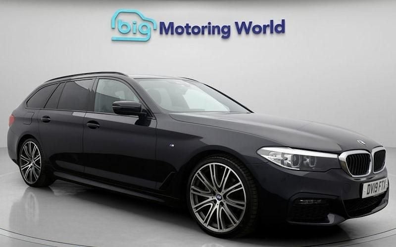 Black Used 2019 BMW 520 M Sport Estate | £19,100 (Fair price) - Image 1/4