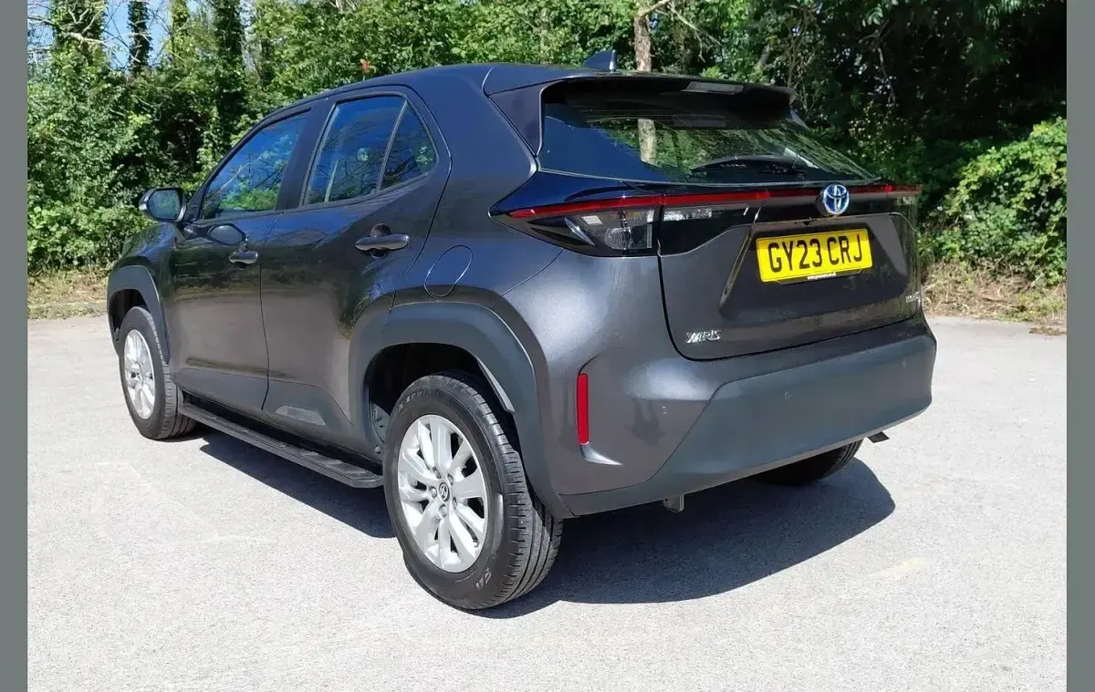 Used Toyota Yaris Cross 113 HP (83 kW) 2023 Grey SUV