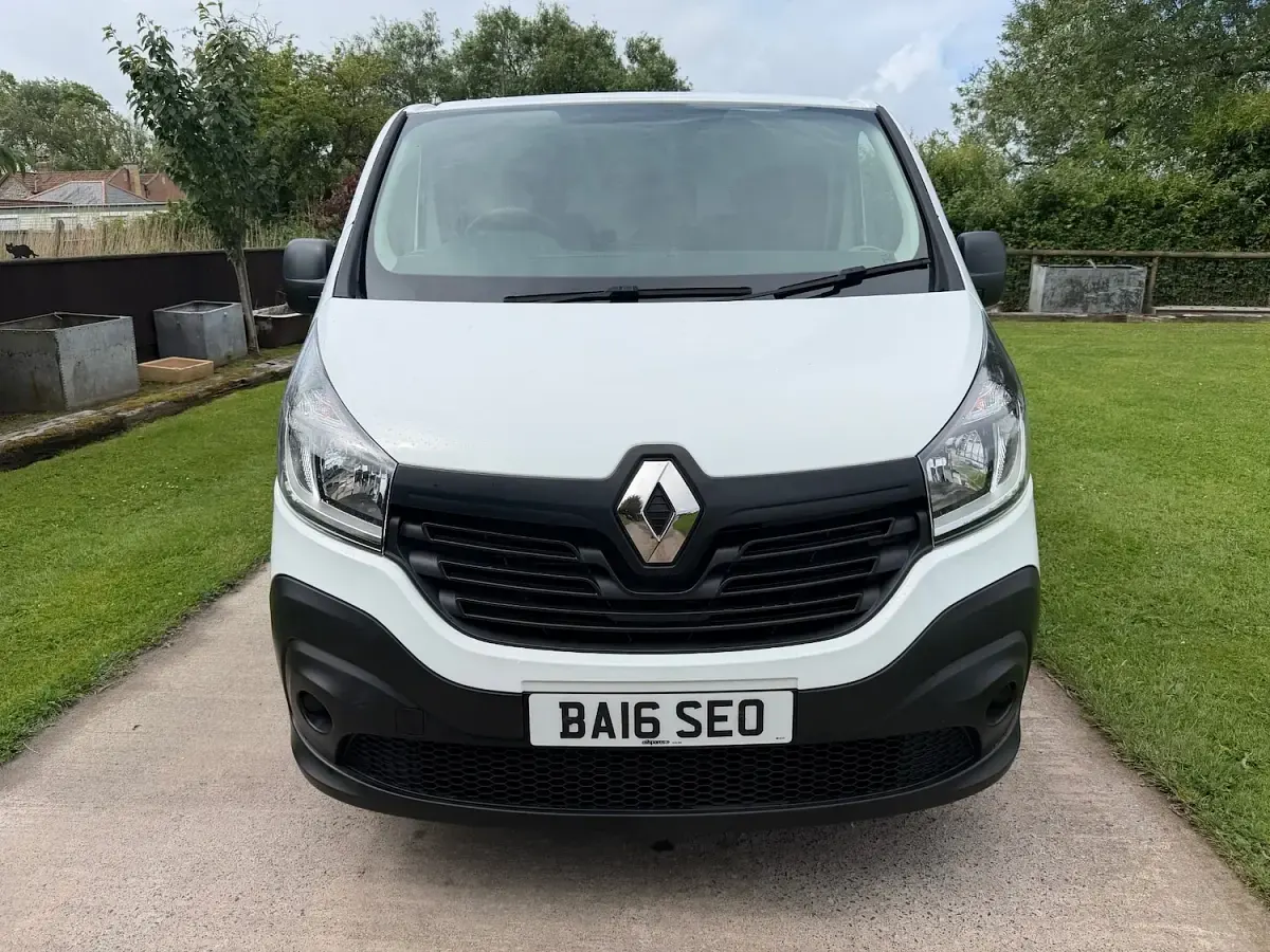 Used Renault Trafic Business 2016 White MPV