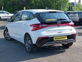 New Hyundai i20 Advanced 100 HP (73 kW) 2025 White Hatchback