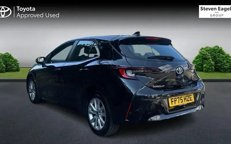 Used Toyota Corolla 178 HP (130 kW) 2025 Blue Hatchback