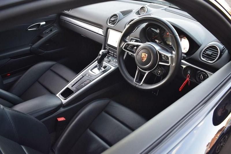 Used Porsche 718 Cayman 350 HP (257 kW) 2019 Black Coupe