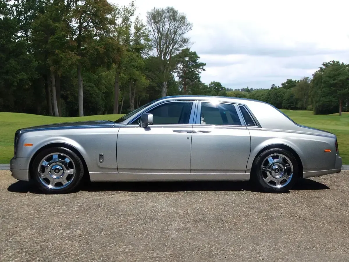 Usado Rolls Royce Phantom 460 HP (338 kW) 2013 Prateado Sedan