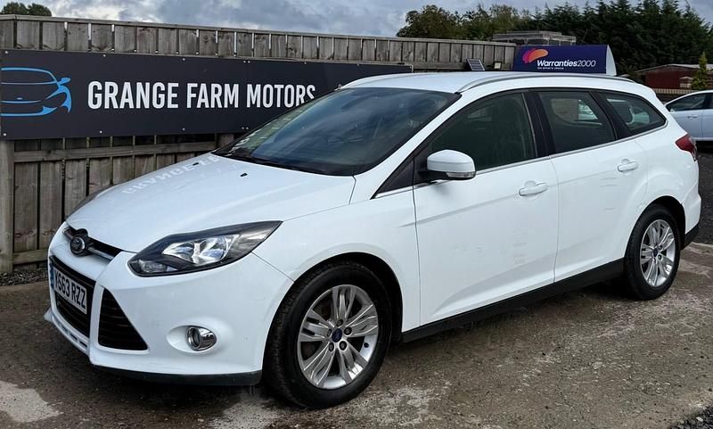 White Used 2014 Ford Focus Titanium Estate | £1,500 (Expensive) - Image 1/4