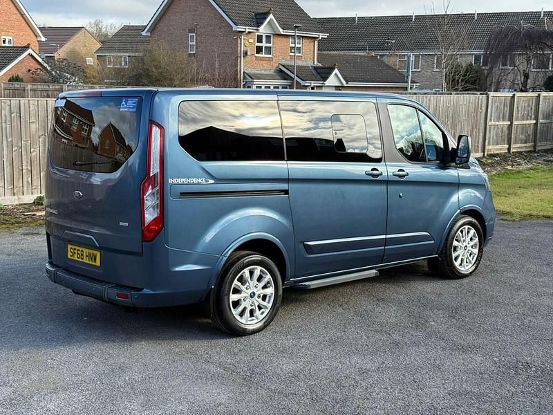 Used Ford Tourneo Titanium 130 HP (95 kW) 2018 Blue MPV