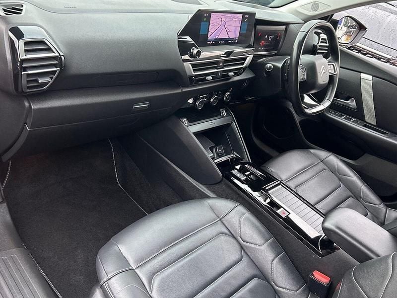 Used Citroën C4 PureTech 130 HP (95 kW) 2023 Red Hatchback