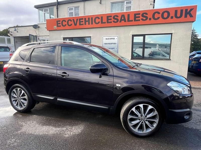 Black Used 2011 Nissan Qashqai Tekna SUV | £3,295 (Fair price) - Image 1/4