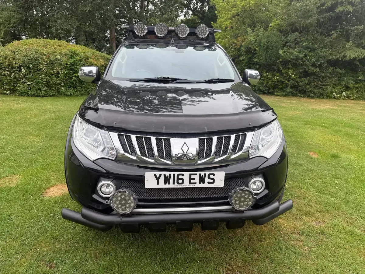 Used Mitsubishi L200 181 HP (133 kW) 2016 Black Pickup