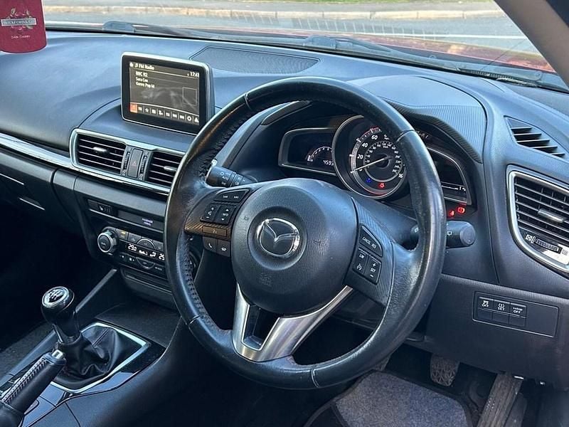 Begagnad Mazda 3 165 HK (121 kW) 2015 Röd Halvkombi