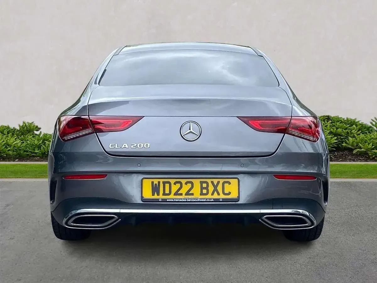 Begagnad Mercedes CLA200 AMG Line Premium Plus 2022 Grå Sportkupé