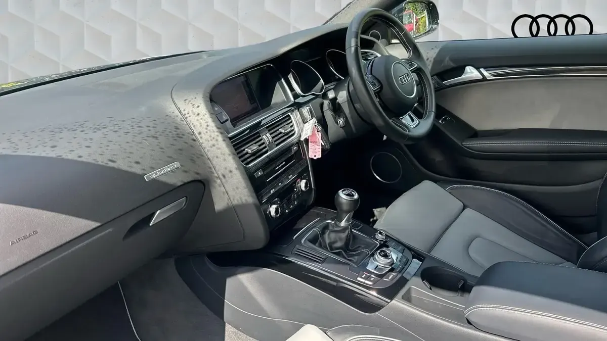 Used Audi A5 Black Edition 190 HP (139 kW) 2015 Grey Coupe