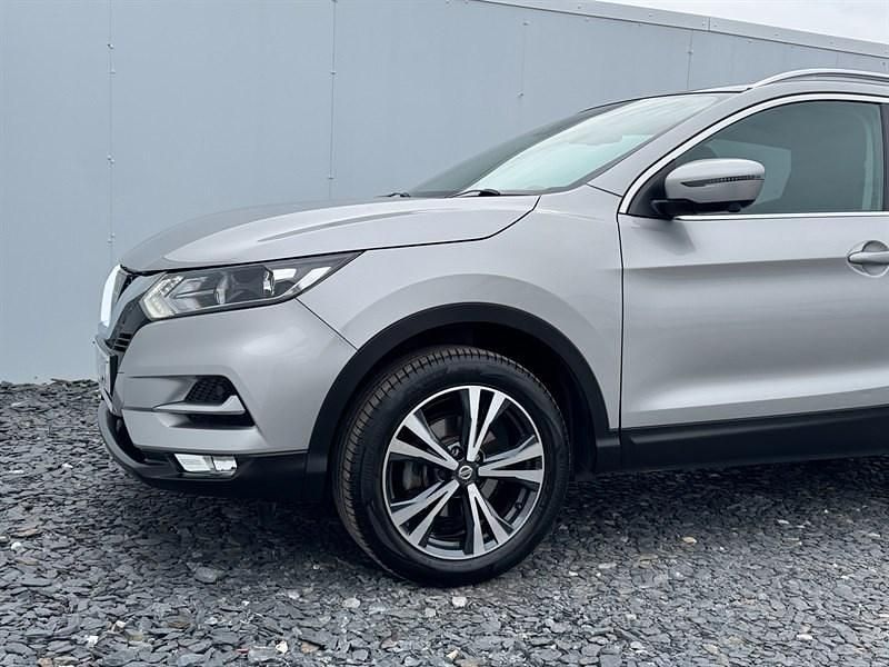 Used Nissan Qashqai N-Connecta 115 HP (84 kW) 2018 Silver SUV