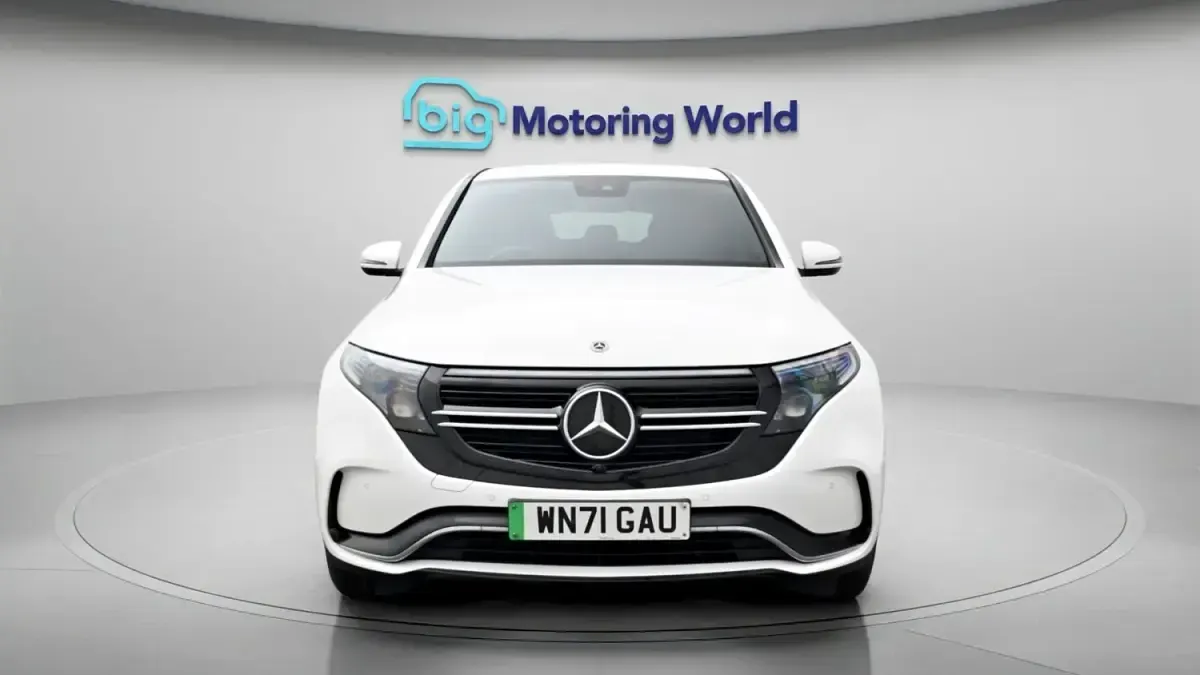 Usado Mercedes EQC400 AMG line 300 kW (408 HP) 2021 Branco SUV