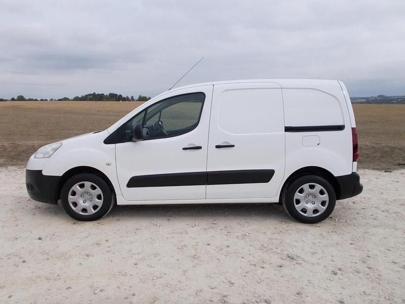 White Used 2013 Peugeot Partner MPV | £3,950 (A bit pricey) - Image 1/4