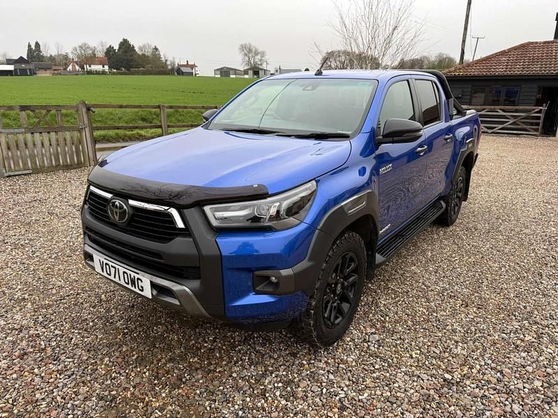 Used Toyota HiLux Luxury 2021 Blue Pickup
