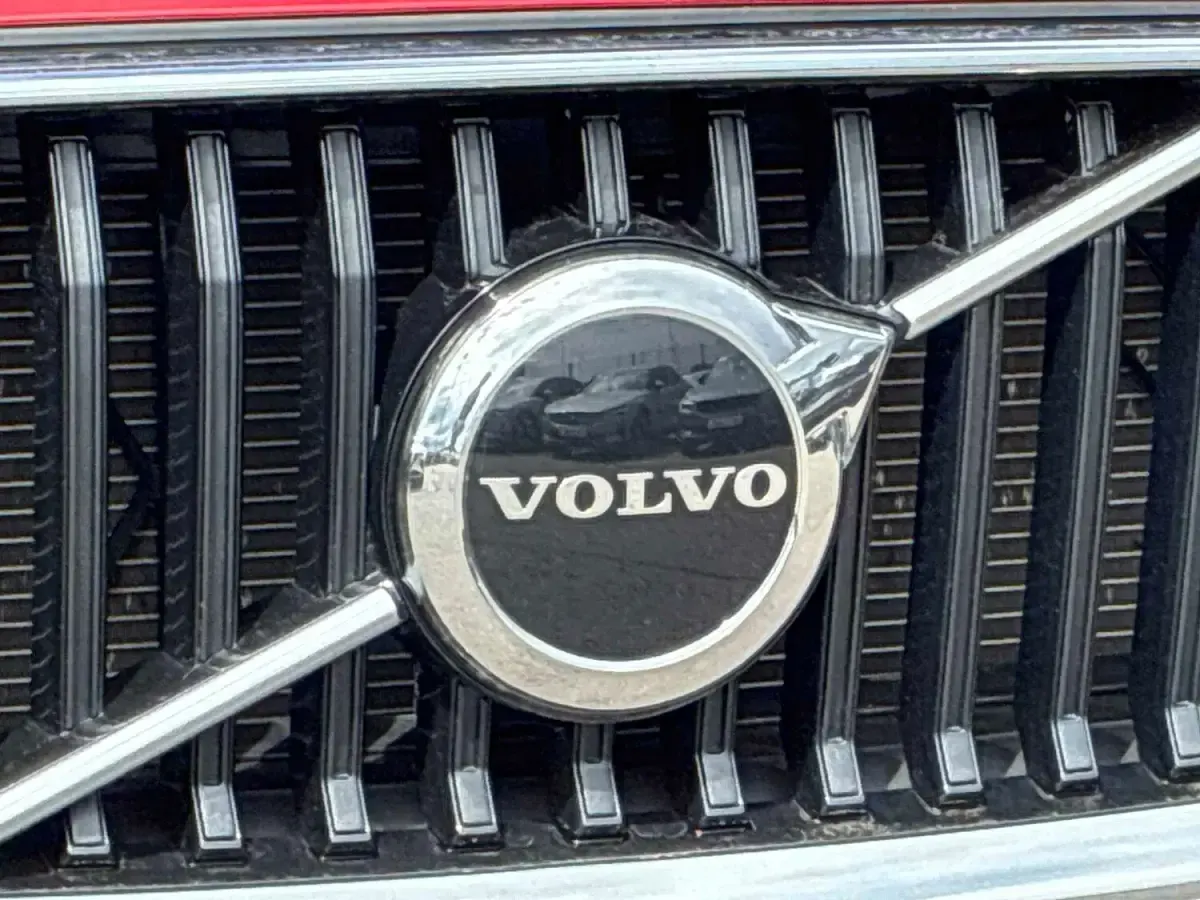 Used Volvo XC60 Core 2022 Red SUV