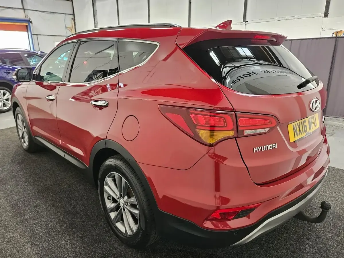 Used Hyundai Santa Fe Premium 197 HP (144 kW) 2016 Red SUV