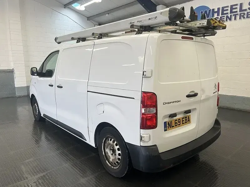 Used Citroën Dispatch 100 HP (73 kW) 2019 White MPV
