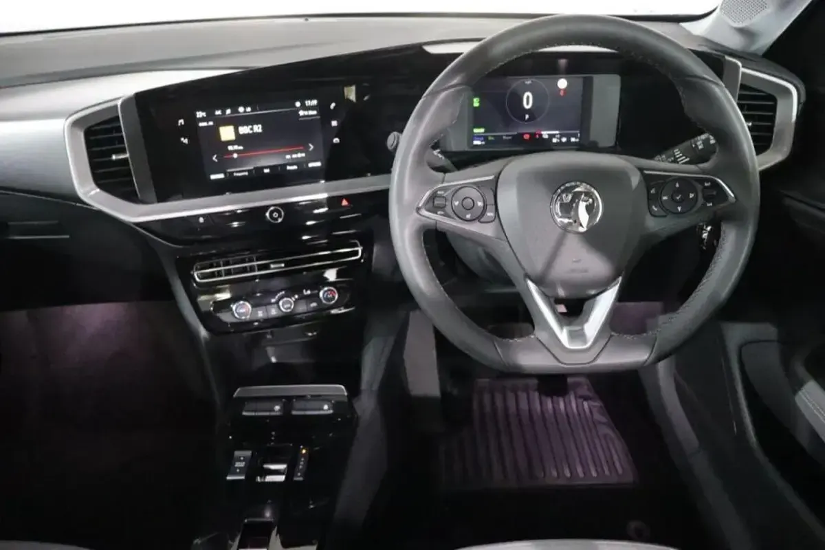 Used Vauxhall Mokka Design Edition 98 kW (134 HP) 2024 Grey SUV