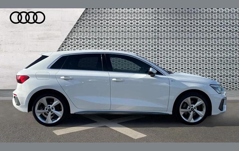Used Audi A3 e-tron S-Line 200 HP (147 kW) 2024 White Hatchback