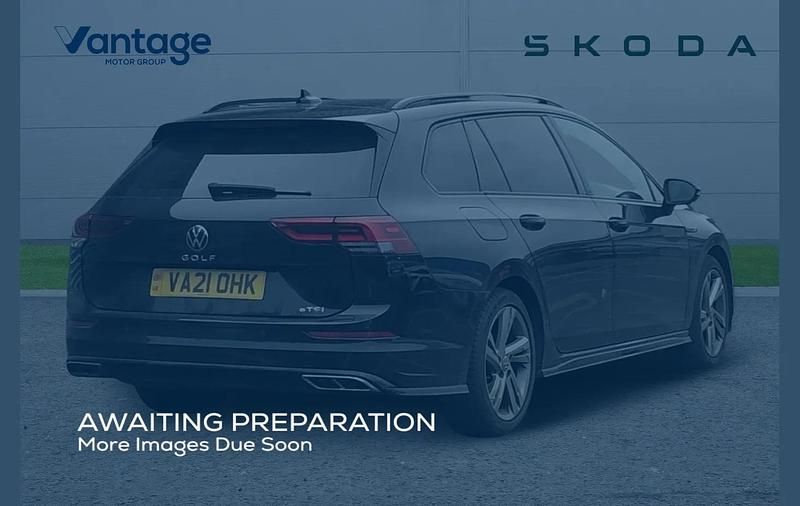 Used VW Golf VIII R-line 147 HP (108 kW) 2021 Black Estate