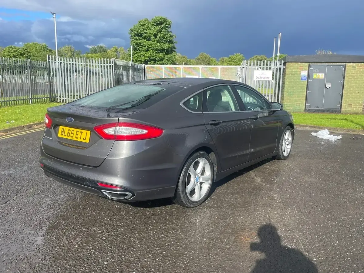 Used Ford Mondeo Titanium 180 HP (132 kW) 2015 Grey Hatchback