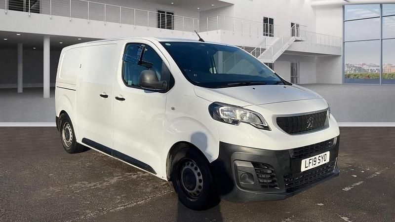 White Used 2019 Peugeot Expert Van | £7,152 (Fair price) - Image 1/4