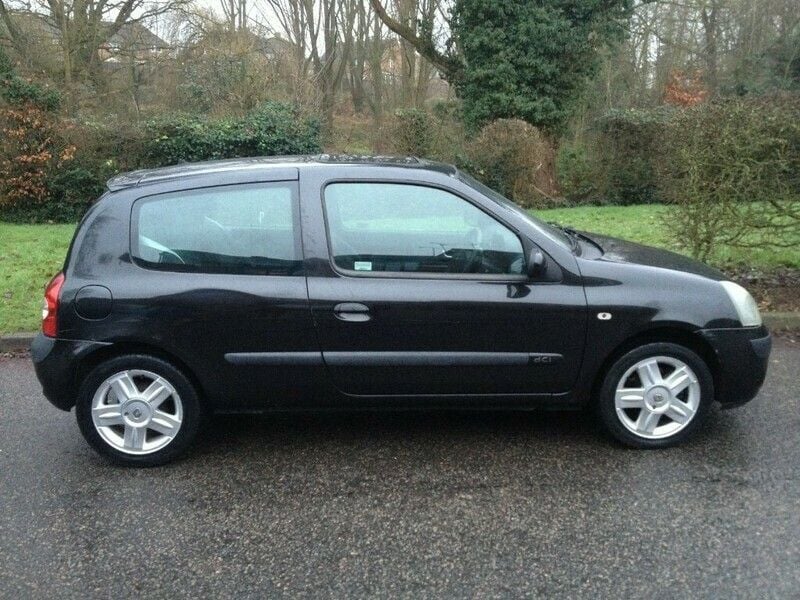 Black Used 2004 Renault Clio II Dynamique Hatchback | £1,000 (Expensive) - Image 1/4