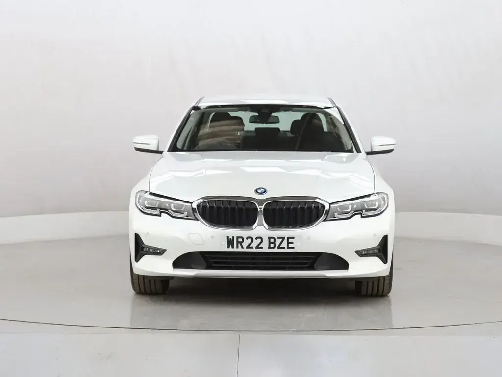 Used BMW 330e Comfort Edition 292 HP (214 kW) 2022 White Sedan